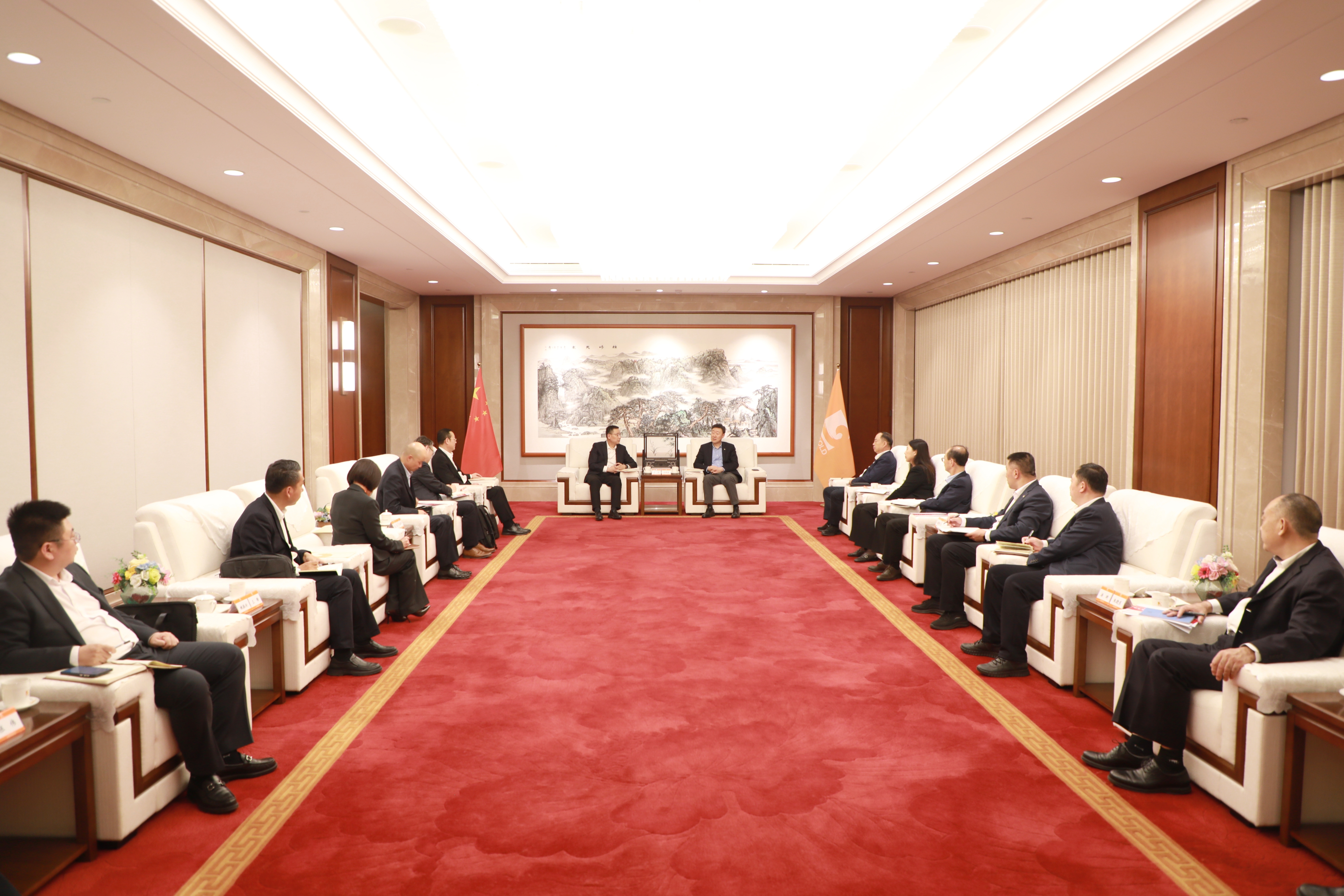 张晓；峒泄吮Ｊ傧展镜澄、副总裁巴音一行